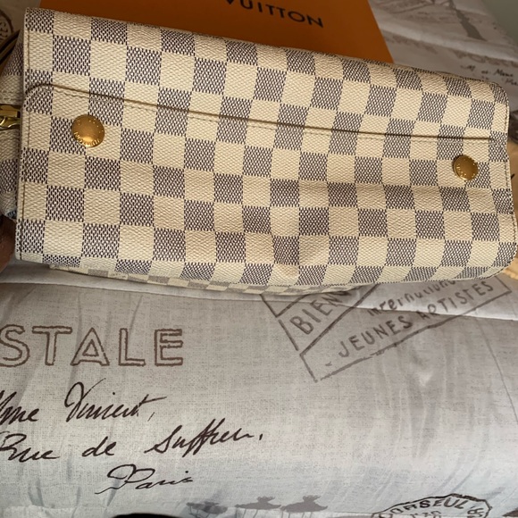 ***SOLD***100% LV Damier Azur Naviglio Messenger - Picture 2 of 16